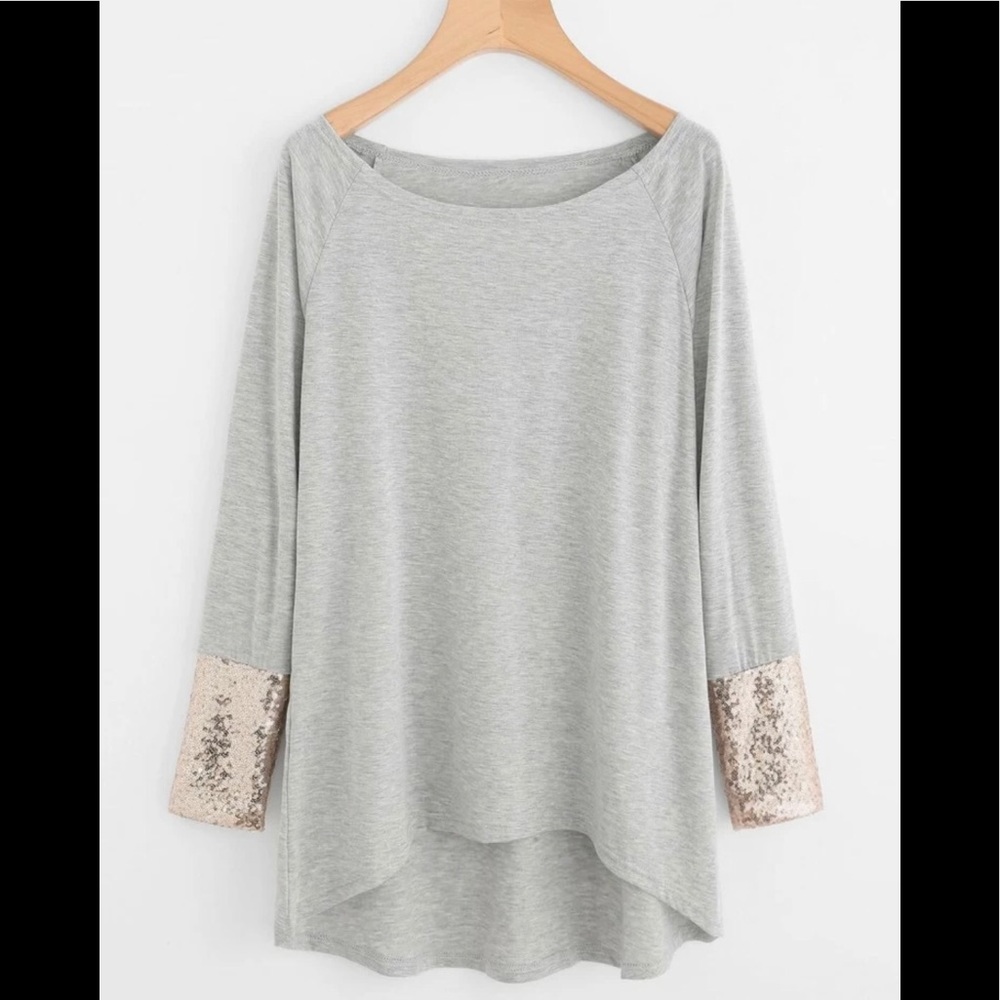 🌮 3/$15!!🌮 Contrast Sequin Dip Hem Tee
